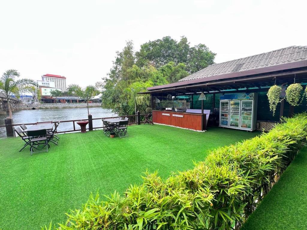 Chanmel Riverside Chanthaburi Exterior photo