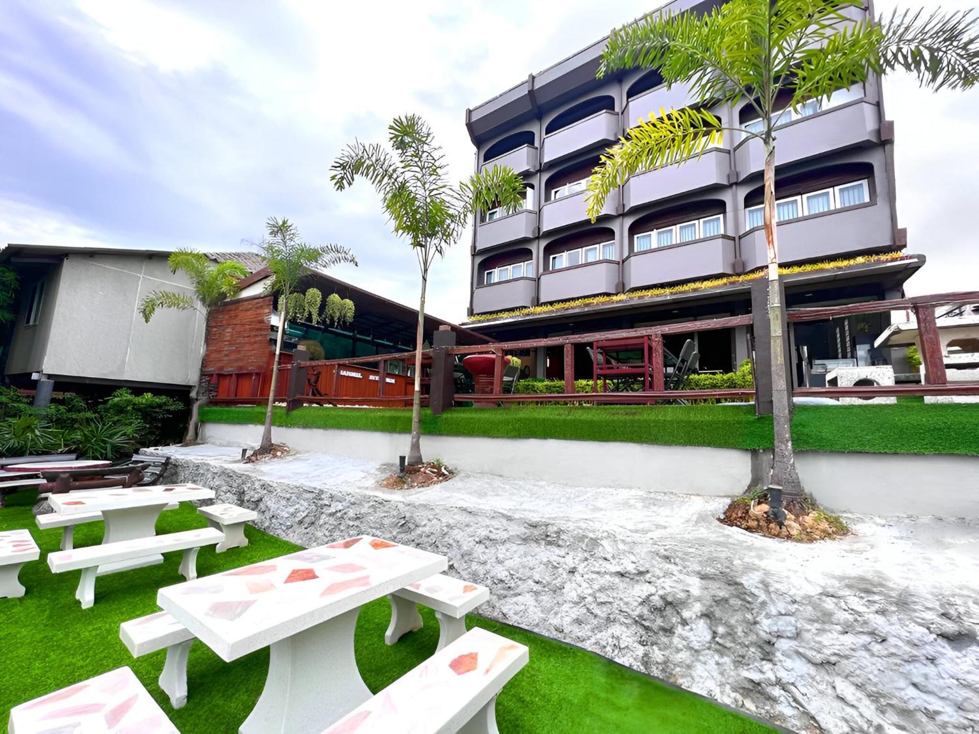 Chanmel Riverside Chanthaburi Exterior photo